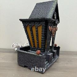 2005 Hawthorne Disney Village Nightmare Before Christmas Town Hall w Mayors Car