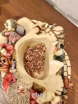 DISNEY HARMONY KINGDOM HALLOWEENTOWN Figurine Box Nightmare Before Christmas