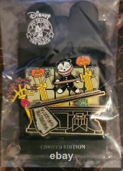 DLR-Nightmare Before Christmas 13 Treats in 5 Frightful Wk Set (14 Pins)& Map