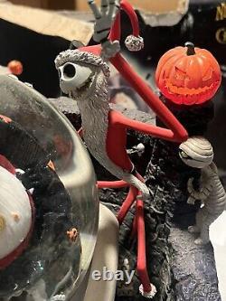 Disney Nightmare Before Christmas Jack Skellington Captures Santa SnowGlobe Rare