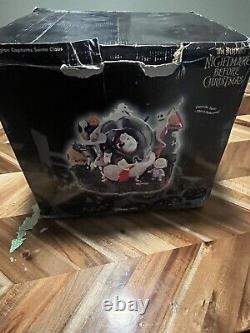 Disney Nightmare Before Christmas Jack Skellington Captures Santa SnowGlobe Rare