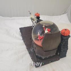 Disney Nightmare Before Christmas Snow Globe Jacks Sleigh