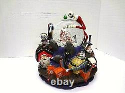 Disney's NIGHTMARE BEFORE CHRISTMAS SNOWGLOBE WHAT'S THIS Music box, Lights up