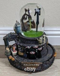 Disney's The Nightmare Before Christmas Halloween Town Snow Globe With Light