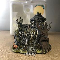 Nightmare Before Christmas Hawthorne Village WOLFMAN HOUSE and Wolfman