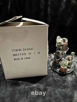 The Nightmare Before Christmas 1 of 500 Disney Auctions Glitter Globe Figure